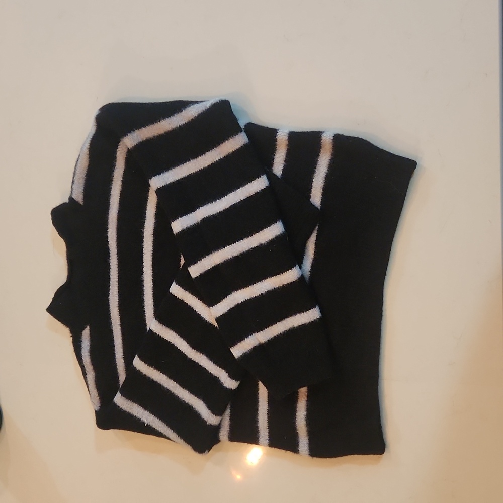 Girls 14/16 turtle neck black and white sweater stripes winter warm trendy